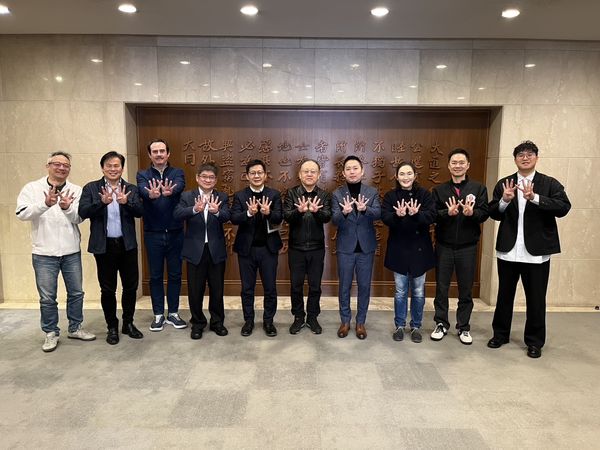 了他沉稳心